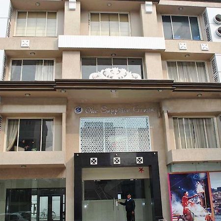 Hotel The Sapphire Grand Varanasi Exterior foto