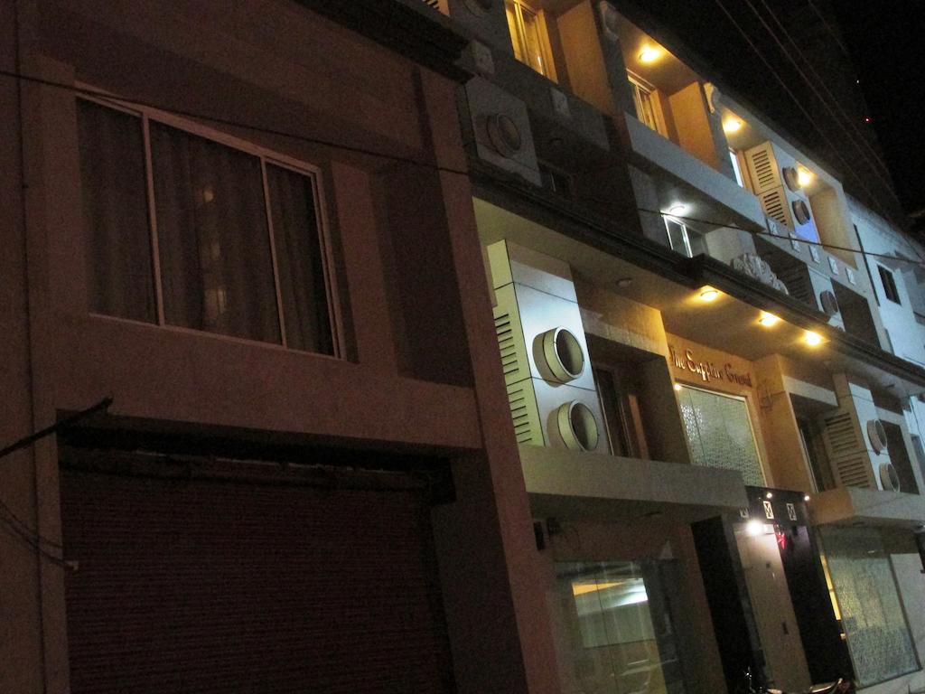 Hotel The Sapphire Grand Varanasi Exterior foto