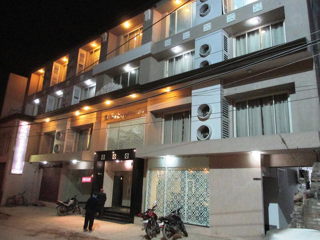 Hotel The Sapphire Grand Varanasi Exterior foto
