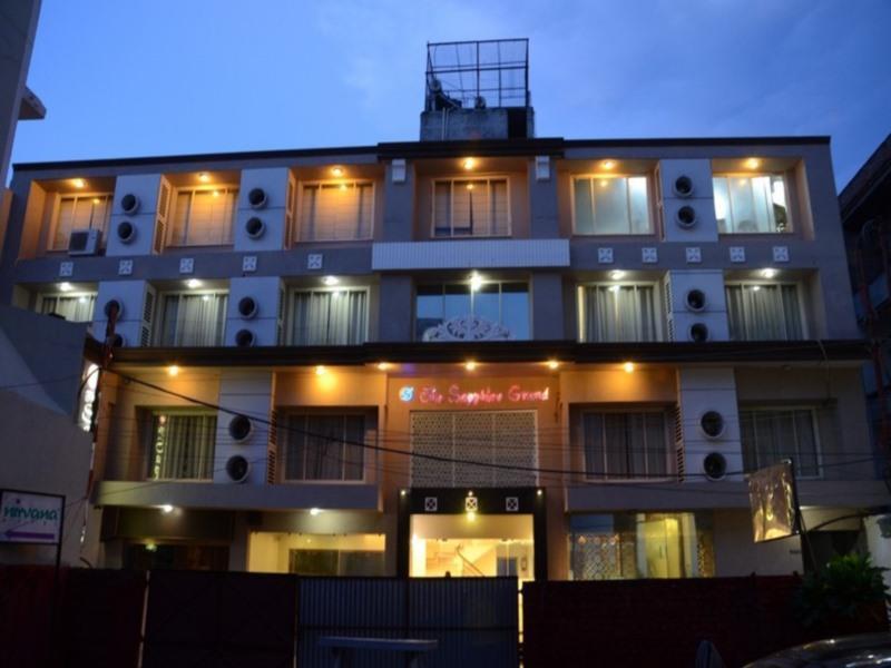 Hotel The Sapphire Grand Varanasi Exterior foto